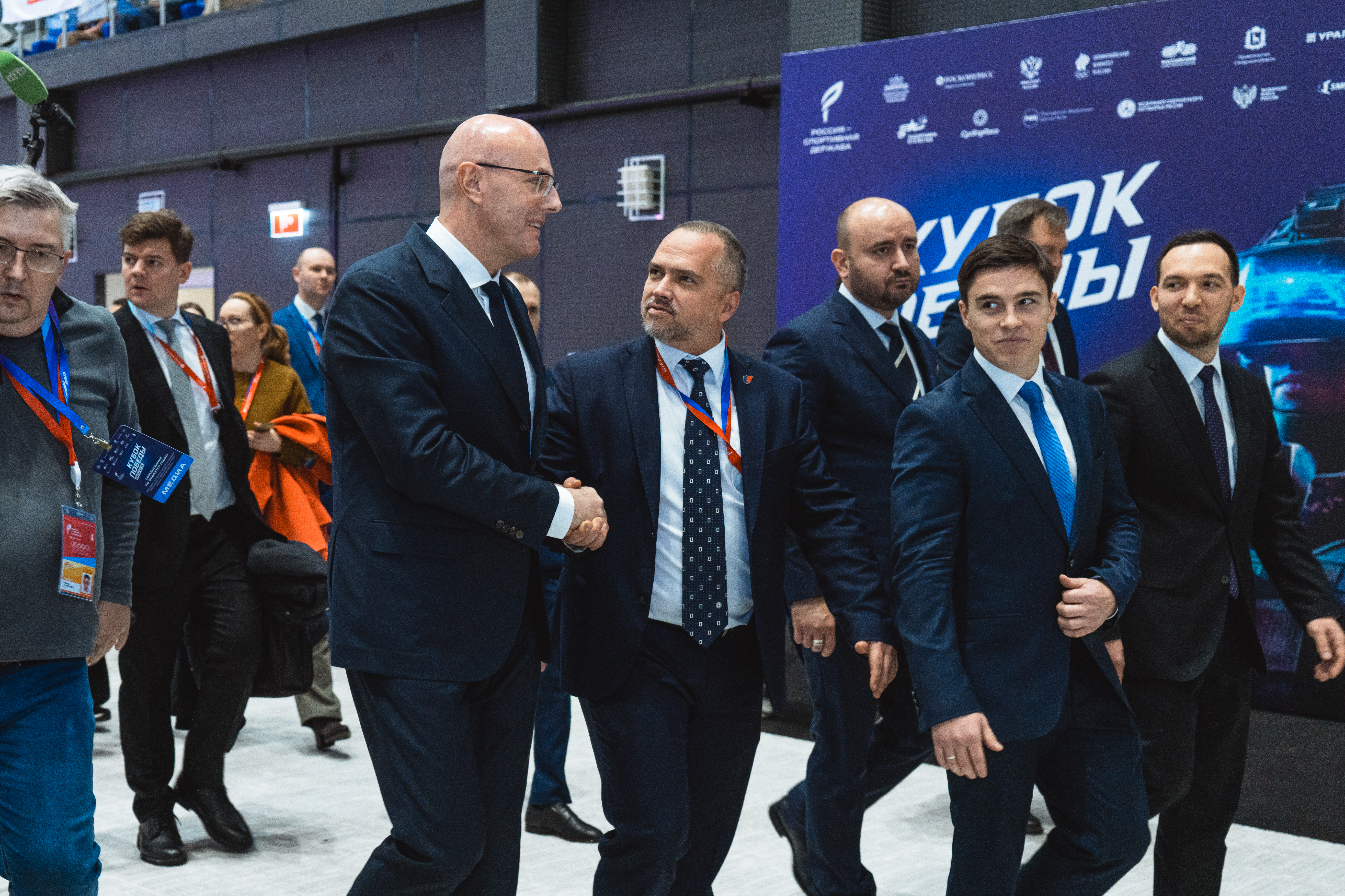 «Мы видим, как сквош развивается»: Дмитрий Чернышенко на фиджитал-стенде ФСР